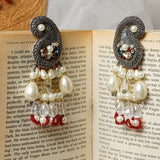 Evelyn paisley Necklace set with studs
