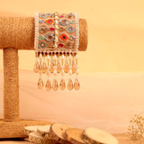Zareen handcuff { beige}