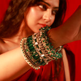 Emerald pearl handcuff